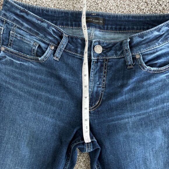 SILVER JEANS | Elyse Slim Boot Cut with Embroidered Pockets - Picture 9 of 10